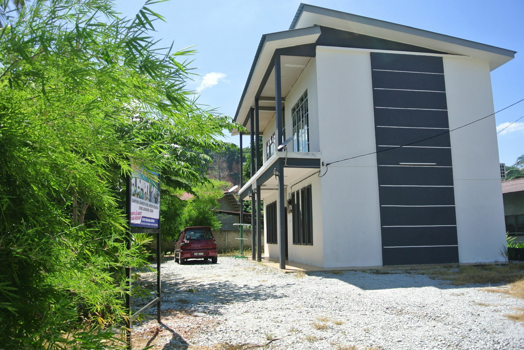 Wave Langkawi Inn Pantai Cenang  Exterior photo